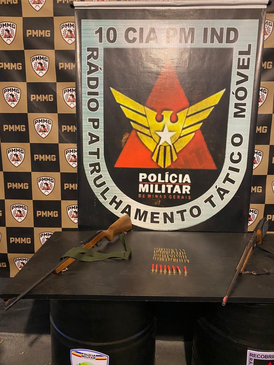 PM prende dois homens por porte ilegal de arma, em Viçosa