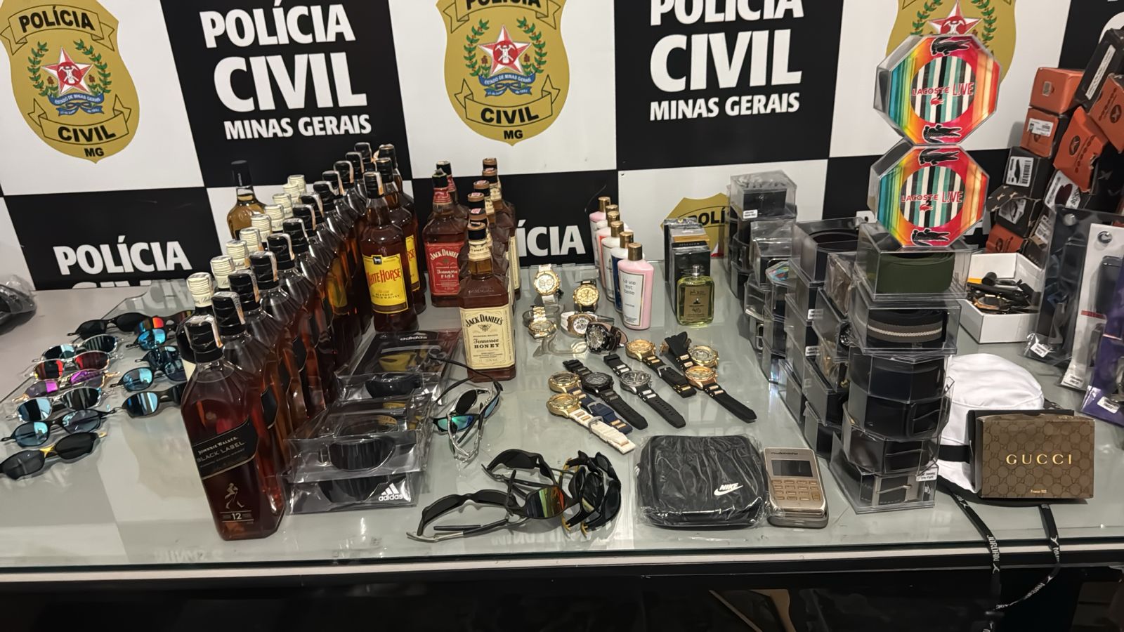 Operação Deslike em Ubá prende suspeito e apreende materiais avaliados em mais de R$ 500 mil