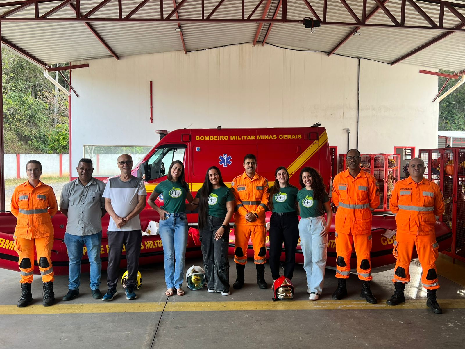 Corpo de Bombeiros de Viçosa recebe botes reformados para salvamento aquático