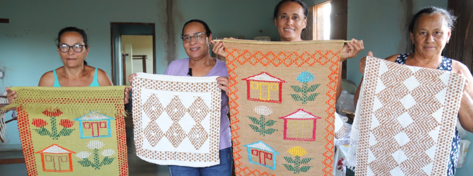 Artesãos do Vale do Jequitinhonha faturam cerca de meio milhão de reais em expedição de lojistas