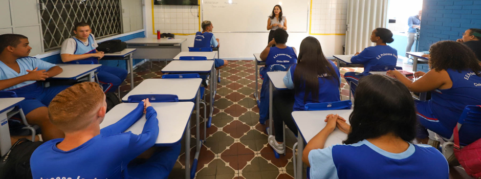 Governo de Minas valoriza servidores da educação com mais de 700 concessões do Adveb