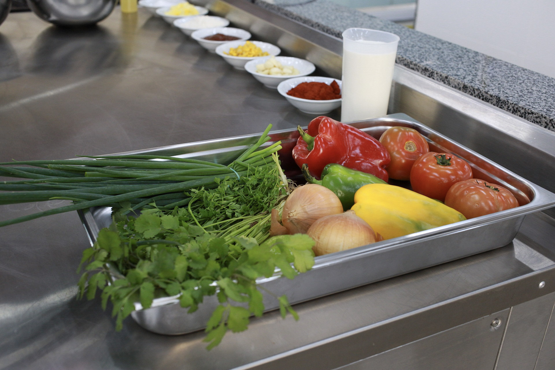 Projeto de valorização da alimentação escolar, Mestres da Merenda estreia na Rede Minas nesta quinta-feira (18/9)