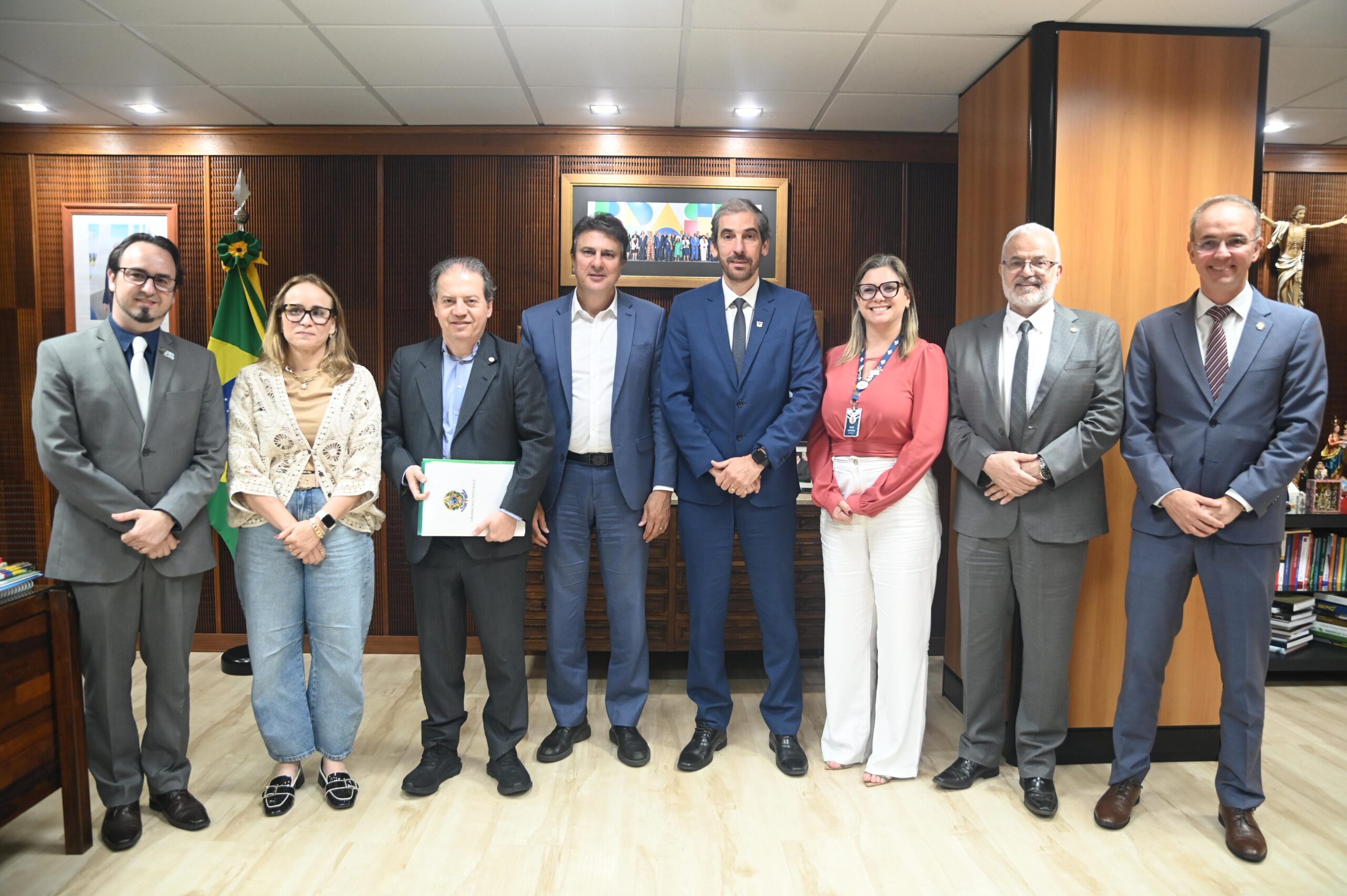 Implantação de curso de Psicologia e Hospital Universitário são discutidos em Brasília