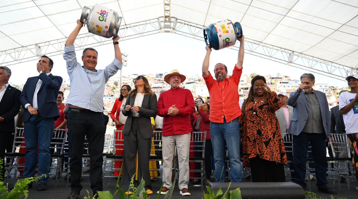 Lula e Alexandre Silveira lançam, em BH, o programa Gás do Povo