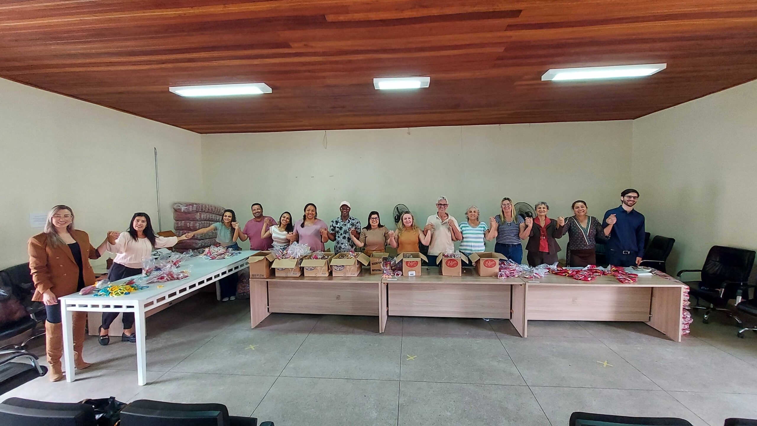 Prefeitura de Viçosa distribui 10 mil kits de guloseimas para festas do Dia das Crianças