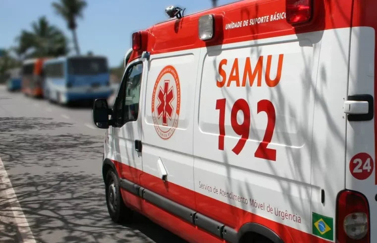 Motociclista sofre mal súbito e colide com carro estacionado em Nova Viçosa