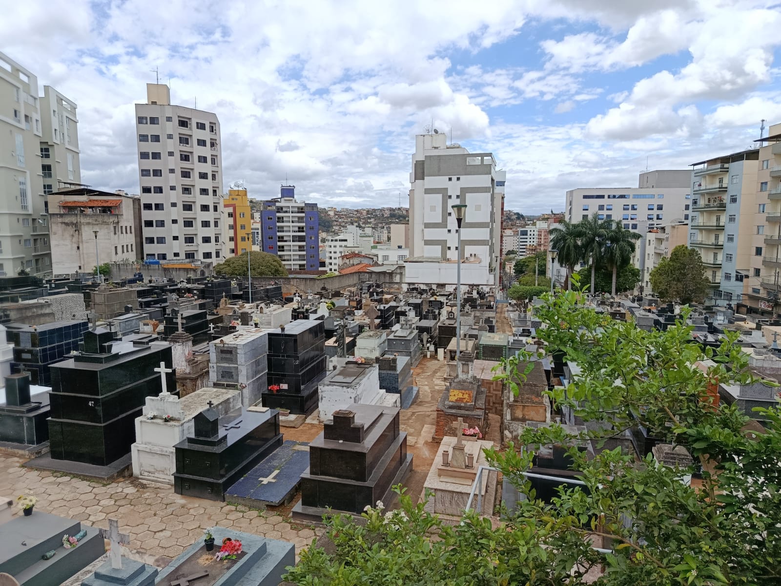 Cemitérios de Viçosa passam por obras de revitalização