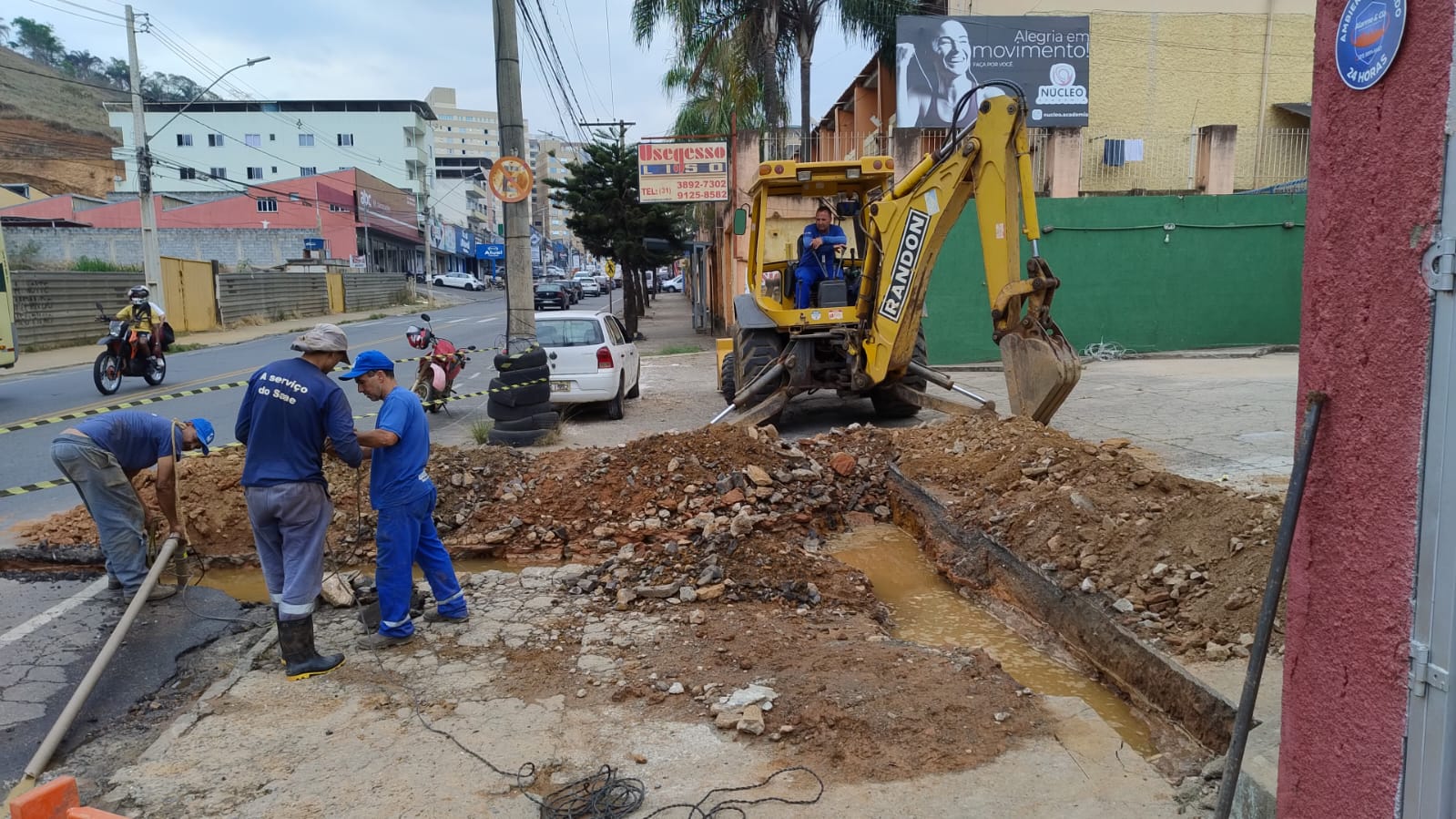 Obra no sistema de abastecimento suspende fornecimento de água em quatro bairros de Viçosa