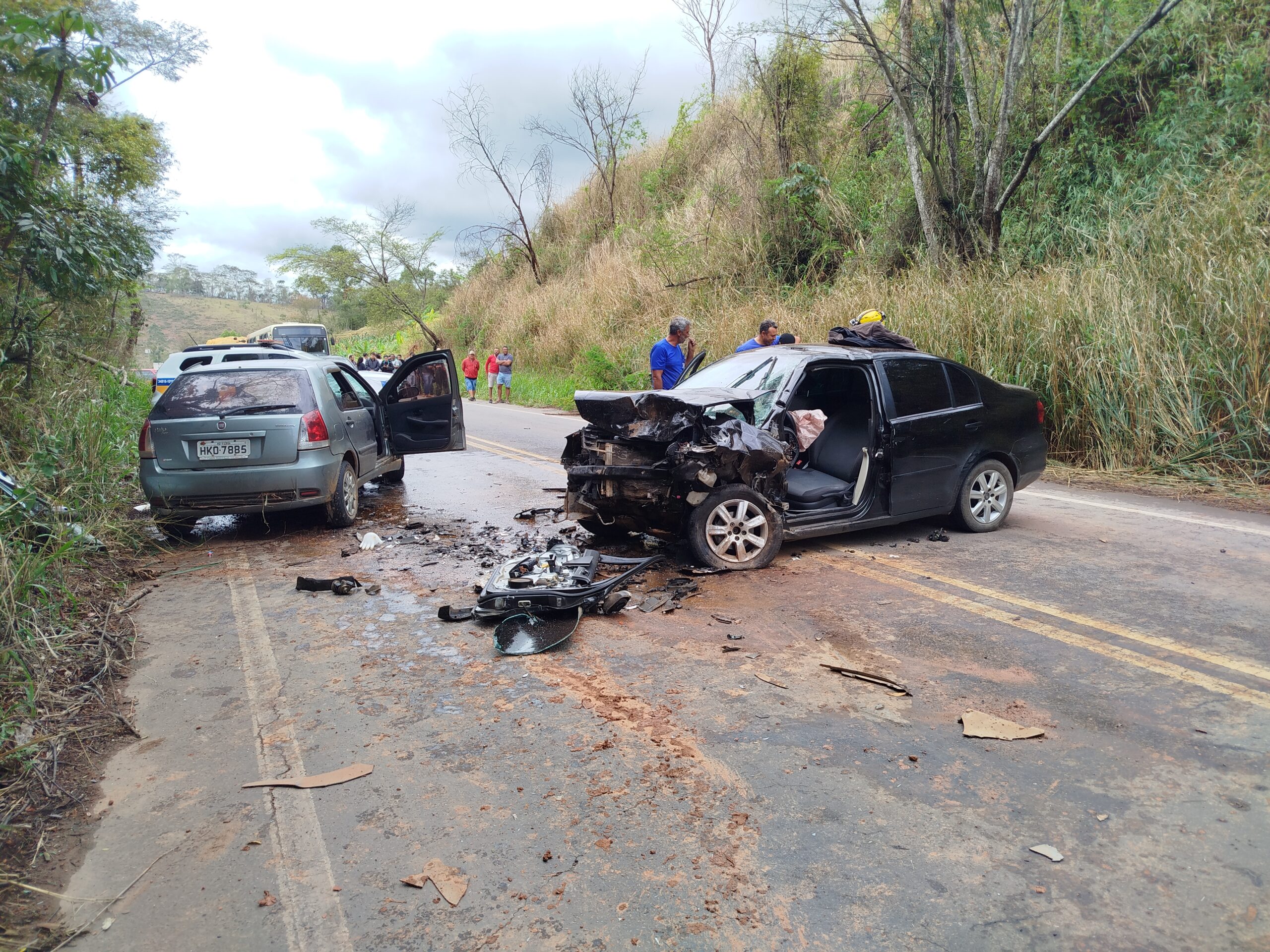 Colisão frontal na MGC-120 deixa um morto e dois feridos entre Viçosa e Teixeiras