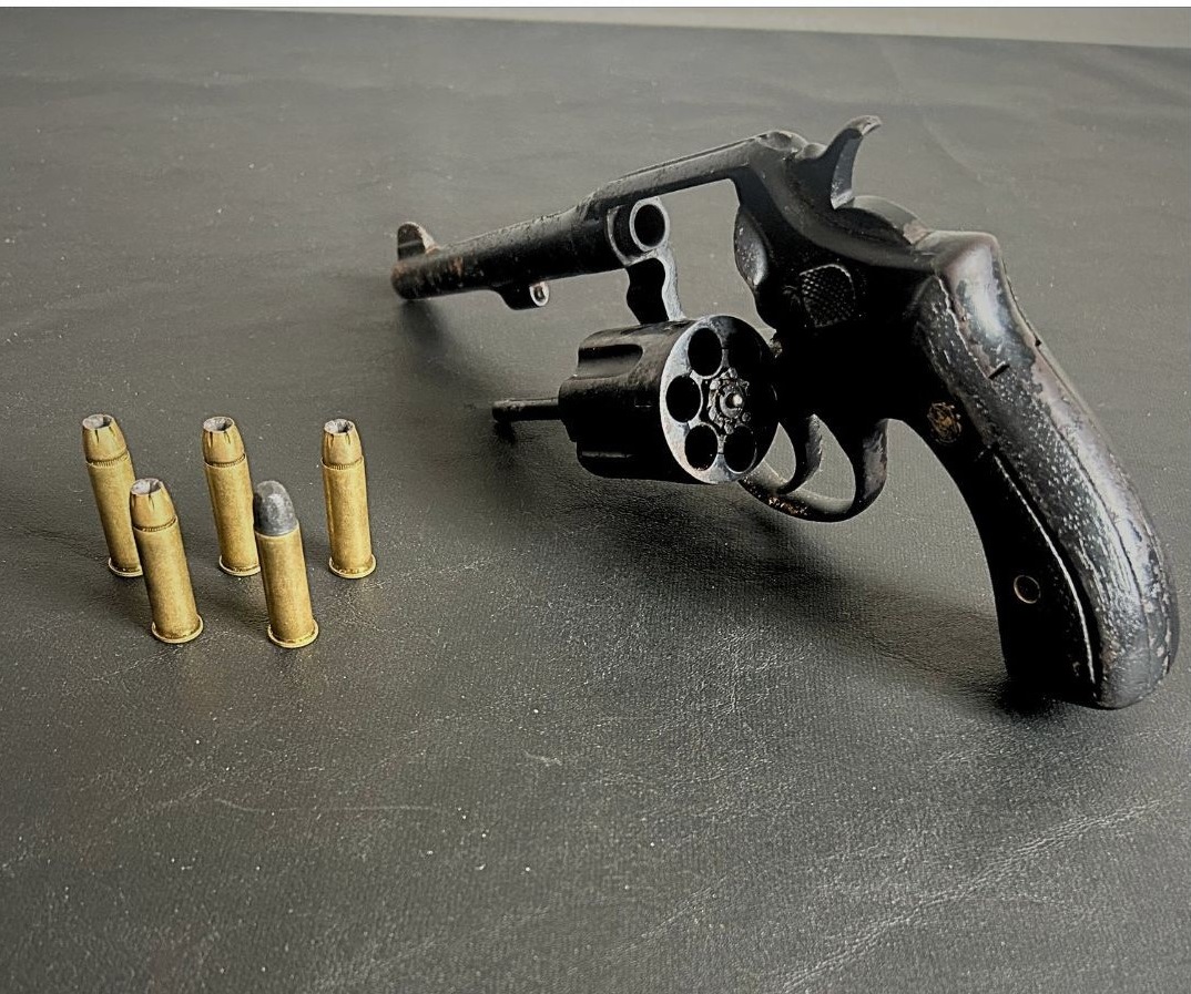 Polícia apreende revólver com adolescente em Visconde do Rio Branco