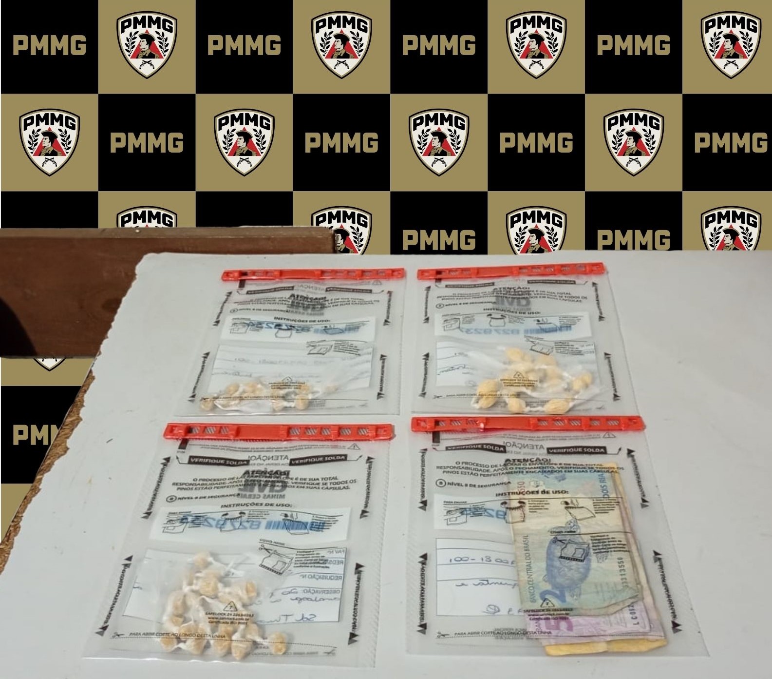 PM prende mulher por tráfico de drogas em ponto conhecido de Ubá