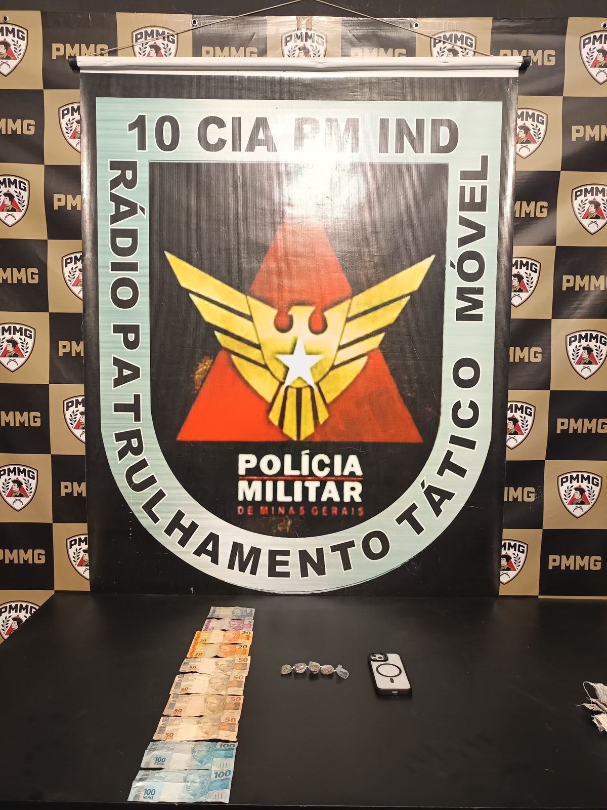 Ação Policial no Contorno: Indivíduo é preso por tráfico de drogas em Viçosa