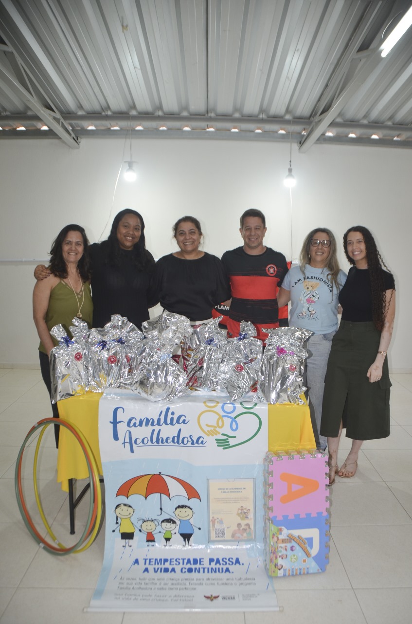 FLAViçosa doa brinquedos pedagógicos para crianças do Programa Família Acolhedora