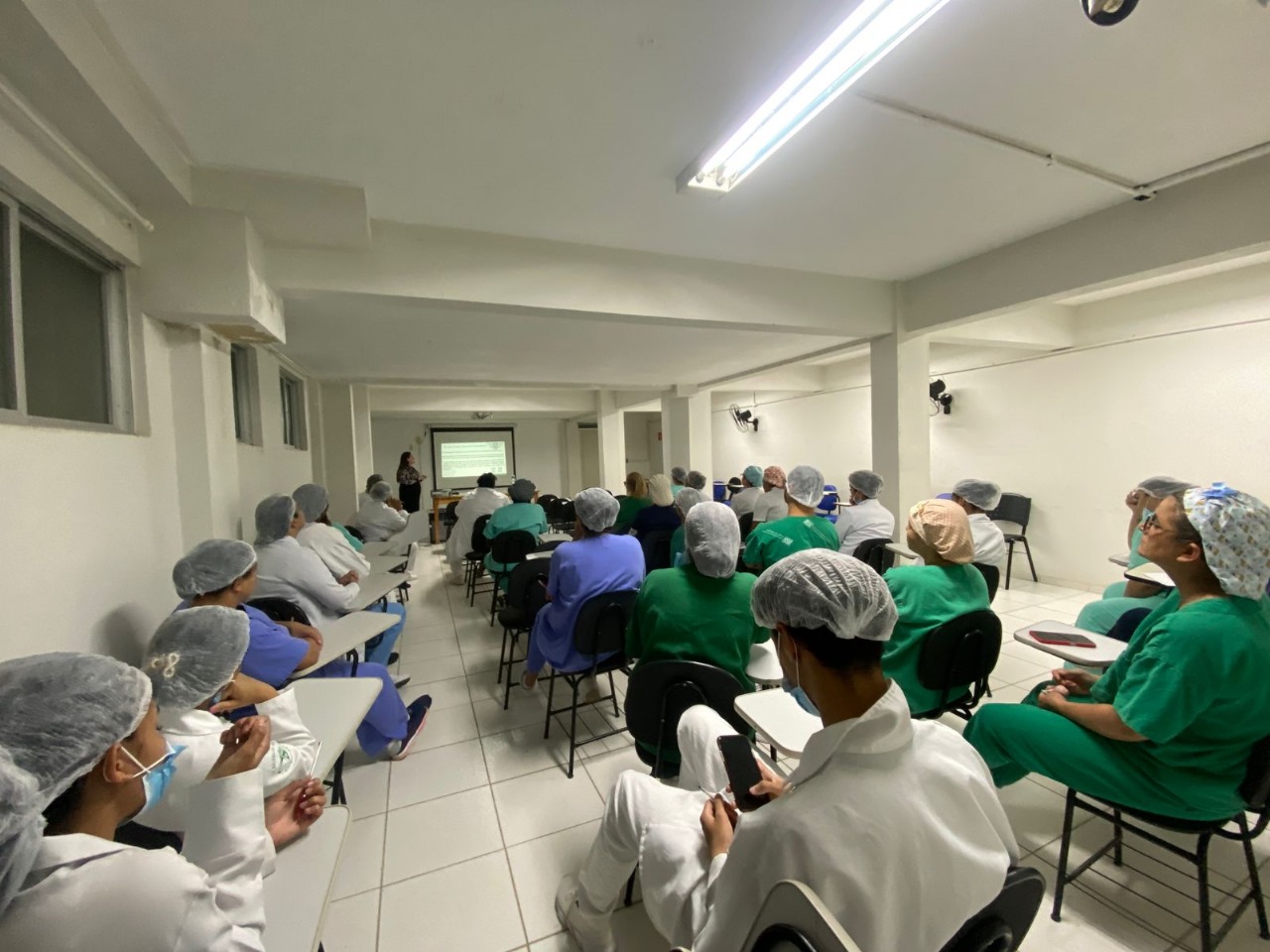 Hospital de Viçosa realiza treinamento sobre controle de infecções