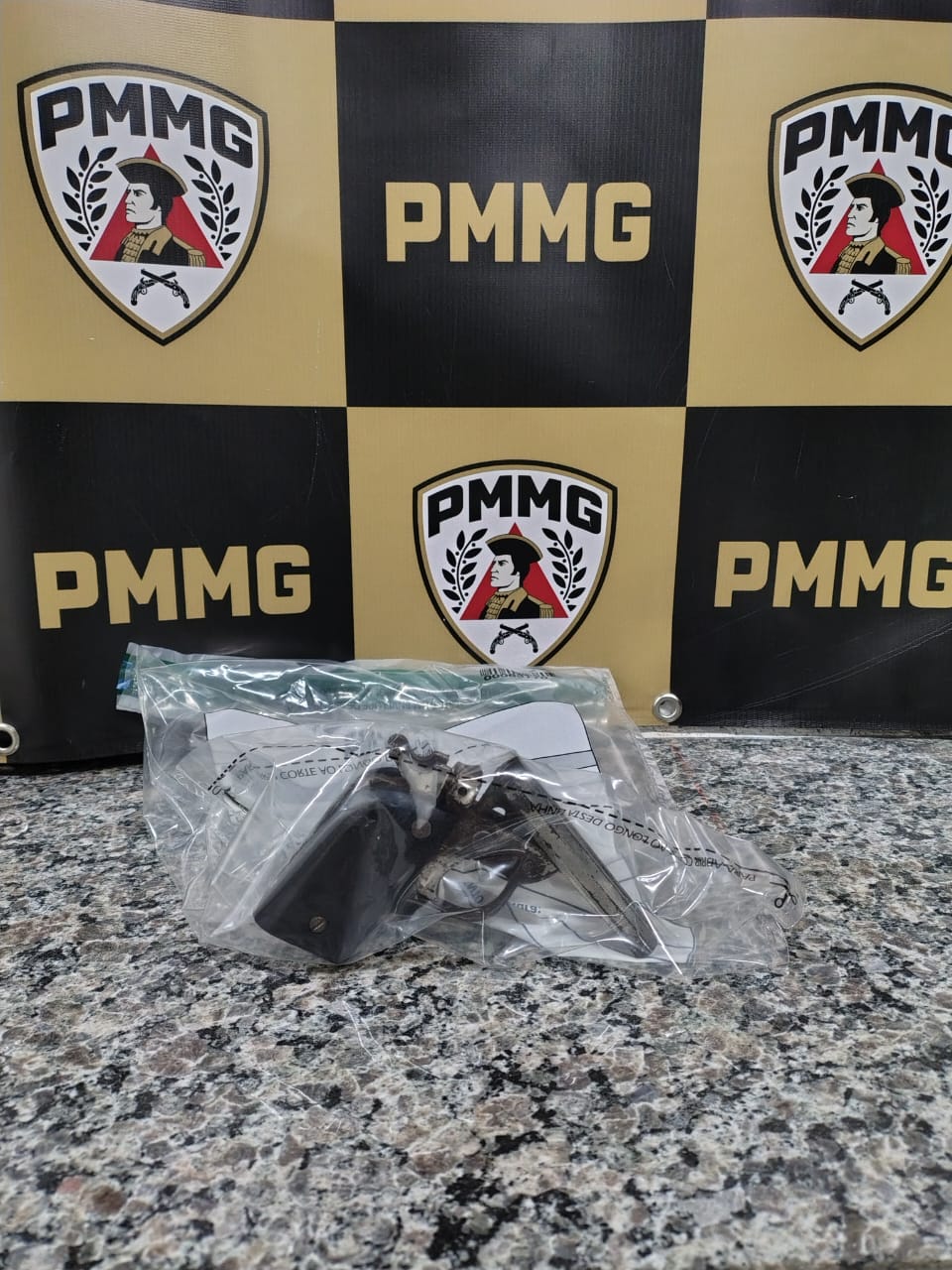 Homem é preso por ameaçar companheira e manter arma ilegal em Tocantins
