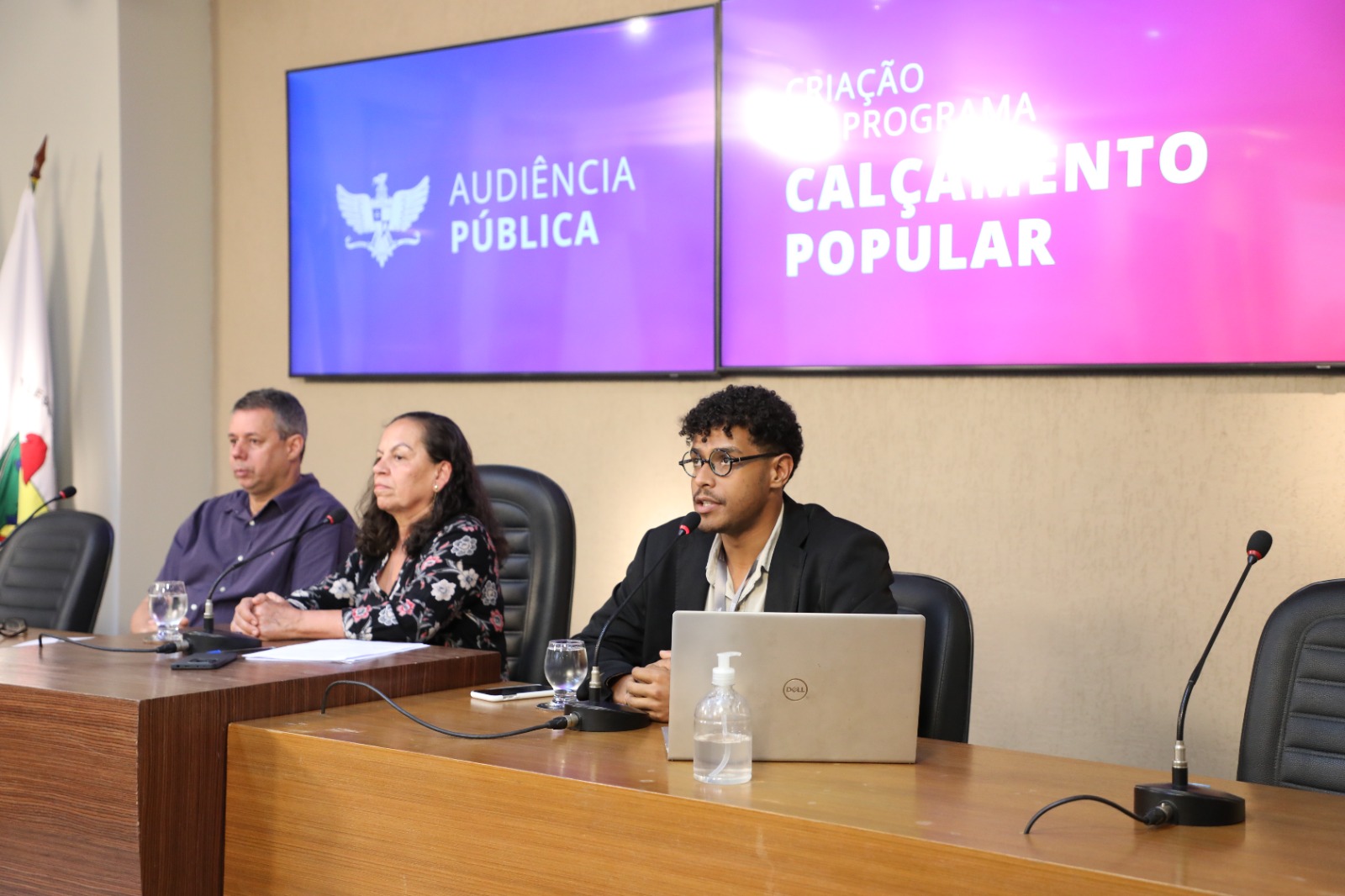 Audiência discute criação de conselho para calçamento popular