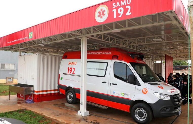 Adolescente sofre trauma em acidente de moto em Araponga