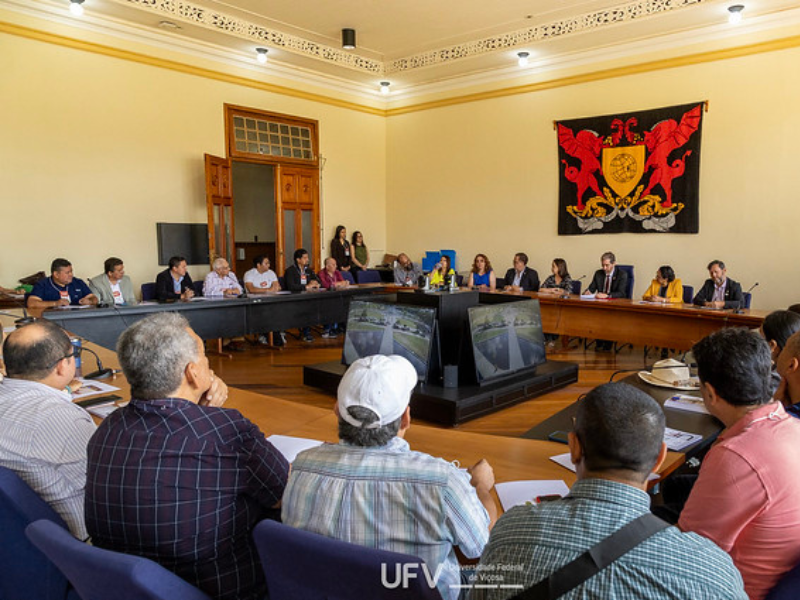 Acordo Internacional: UFV Capacita 30 Professores de Universidade Equatoriana