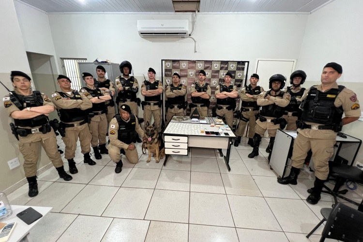 Operação no Bairro Francisco Silva Tiago Resulta em Três Prisões e Apreensões de Drogas em Laranjal