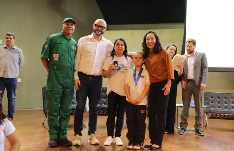 Estudante de Viçosa recebe medalha no Programa Jovens Mineiros Sustentáveis
