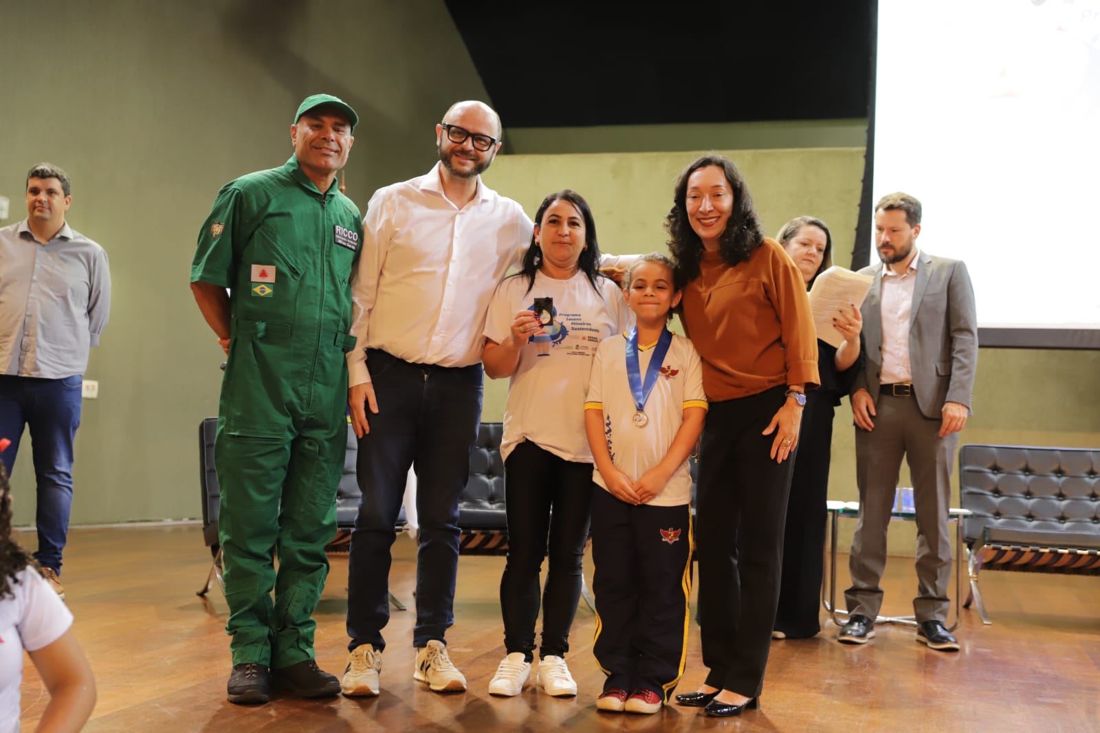 Estudante de Viçosa recebe medalha no Programa Jovens Mineiros Sustentáveis