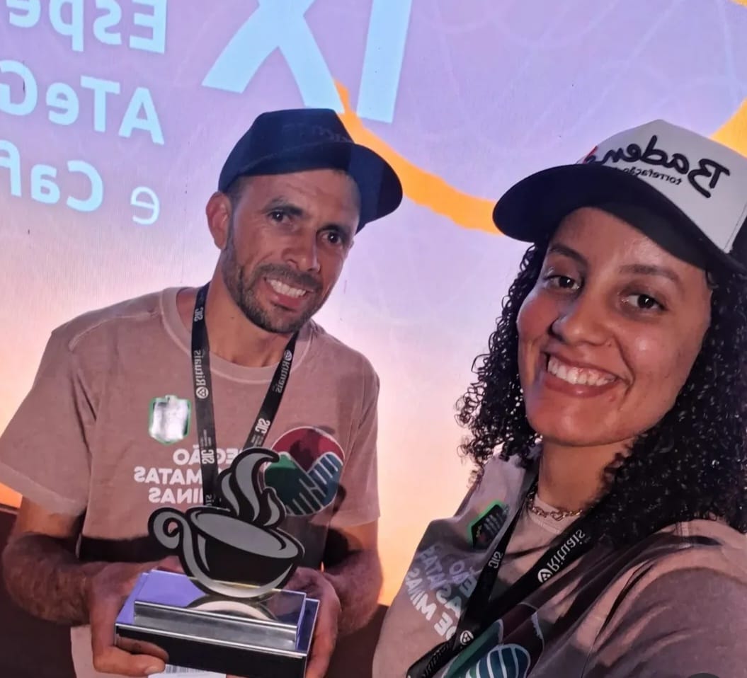 Casal de Araponga conquista 1º lugar em concurso de café