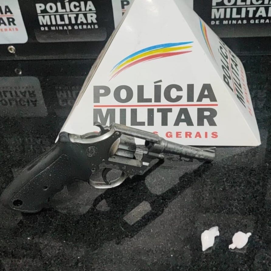 Ponte Nova: Homem preso por violência doméstica tem revólver e drogas apreendidos em casa