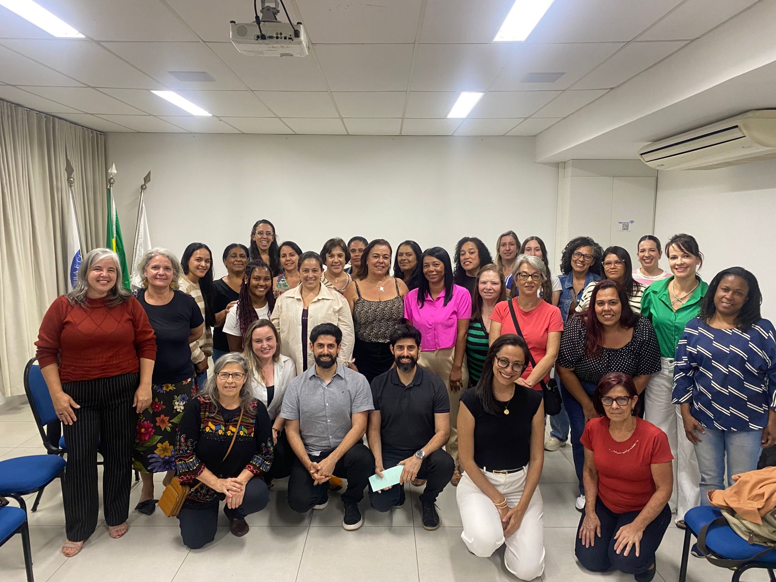 Mulheres costureiras de Viçosa avançam na criação de cooperativa