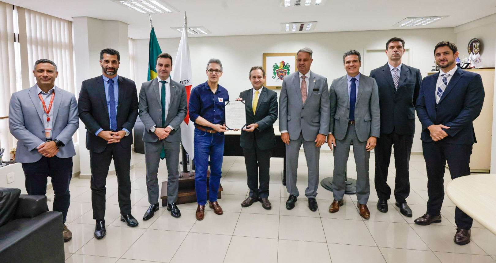 Governo de Minas firma acordo com o TJMG para agilizar leilão de veículos com impedimentos judiciais
