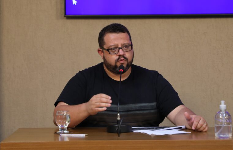 Secretaria apresenta avanços do georreferenciamento e dados fiscais em reunião da Câmara