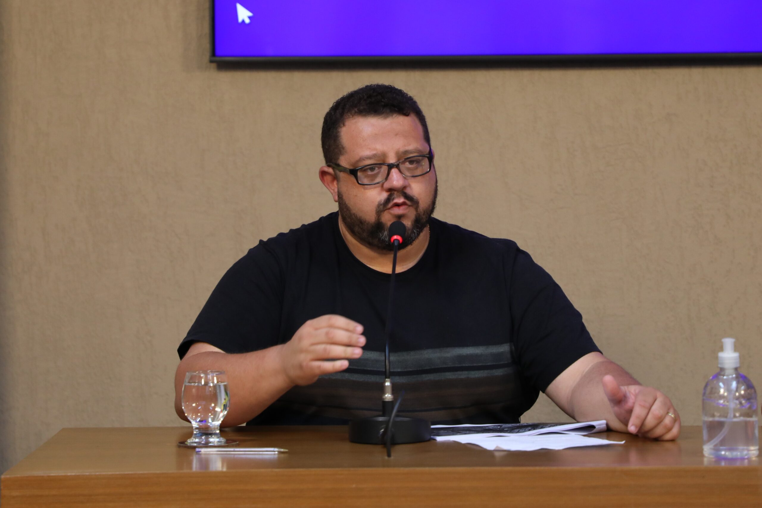 Secretaria apresenta avanços do georreferenciamento e dados fiscais em reunião da Câmara