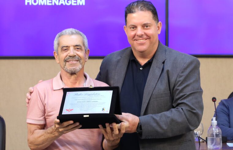 João de Josino Recebe Homenagem por Serviços Prestados a Viçosa