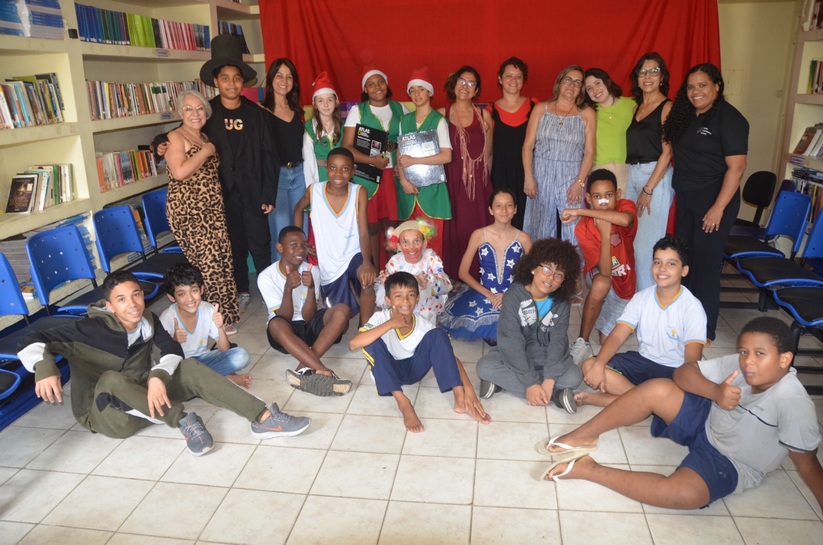 CEA amplia ações e leva oficinas de teatro às escolas municipais de Viçosa