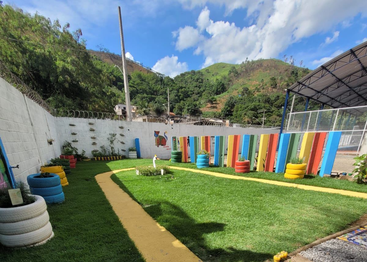Escola estadual de Timóteo inaugura jardim sensorial para inclusão e bem-estar dos estudantes