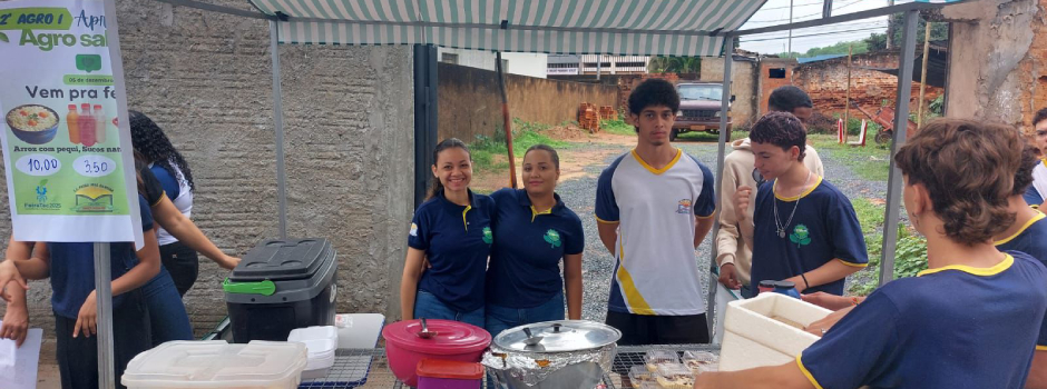 Escola estadual promove feira que integra agronegócio e tecnologia