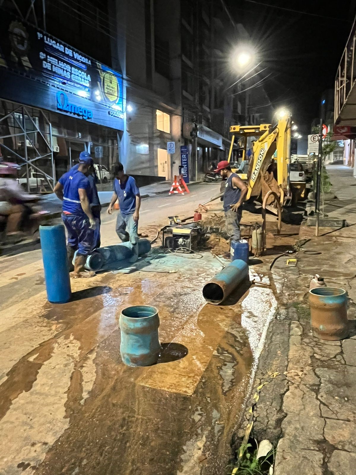 SAAE conclui reparos emergenciais em adutora no centro de Viçosa
