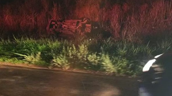 Motociclistas têm pernas amputadas após colisão com carro na MG-356