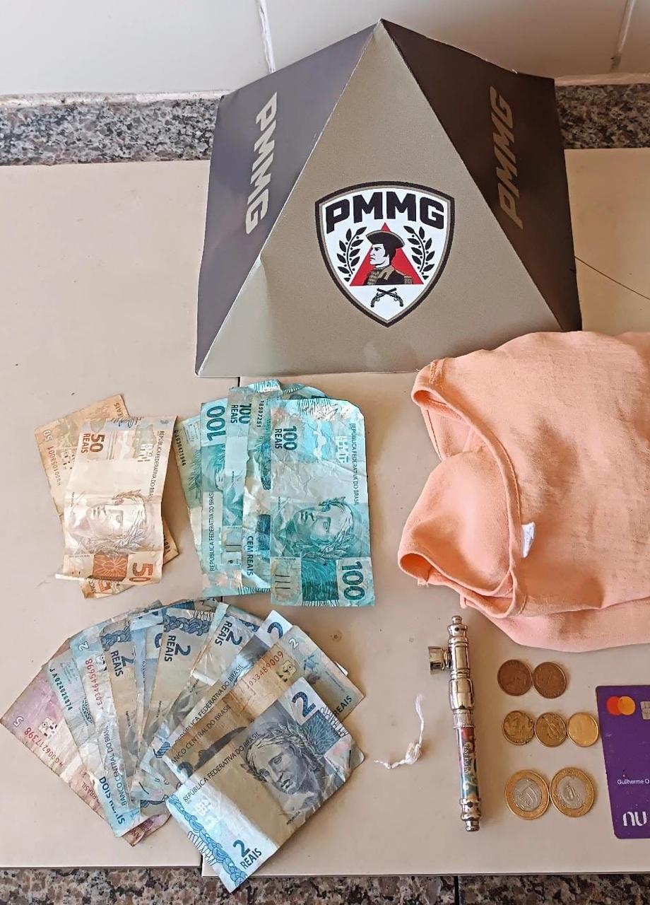 PM prende suspeita de roubo durante diligências em Viçosa