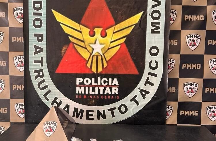 PM prende dois suspeitos por tráfico de drogas no bairro São Sebastião, em Viçosa