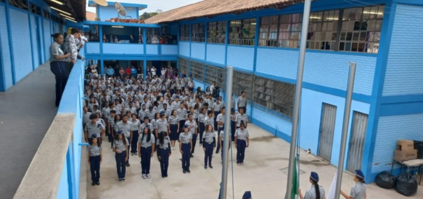 Liminar suspende decisão do TCEMG e mantém Programa Escolas Cívico-Militares em Minas