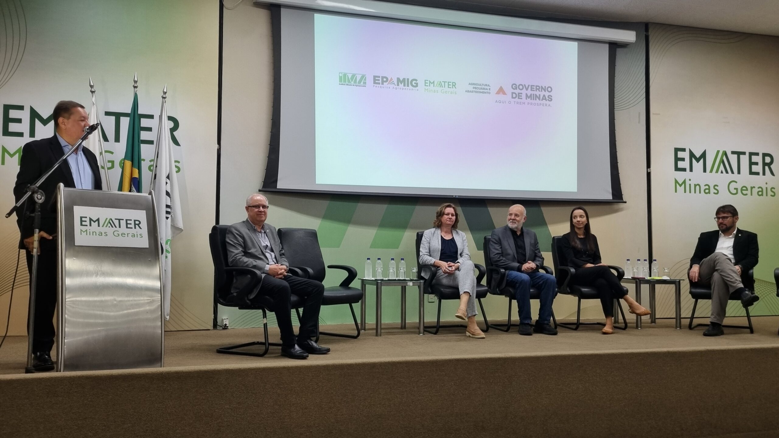 Minas e República Tcheca discutem parceria para uso de inteligência geoespacial na produção de café