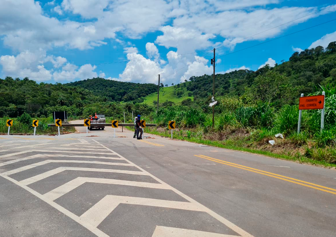 Ponte sobre o Ribeirão Carioca, na rodovia MG-030, é interditada preventivamente entre Itabirito e São Gonçalo do Bação