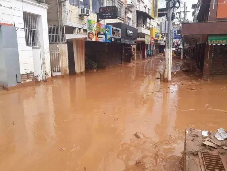 Chuva forte mantém alerta em Ubá nesta terça (24) e quarta-feira (25)