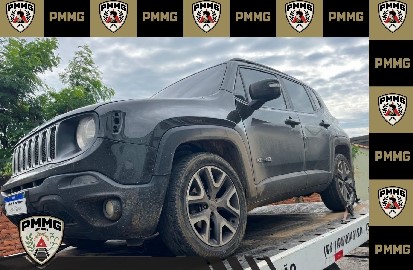 Perseguição policial na MG-447 termina com apreensão de veículo clonado e munições em Ubá