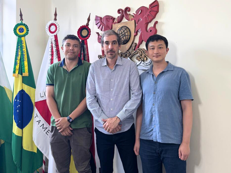 UFV e universidade chinesa discutem cooperação nas áreas de física e futebol