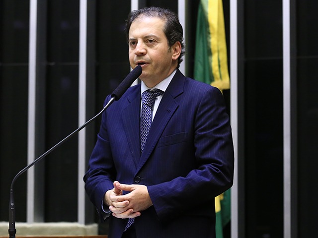 Deputado viçosense assina PEC que propõe mudar cálculo do IPVA no Brasil