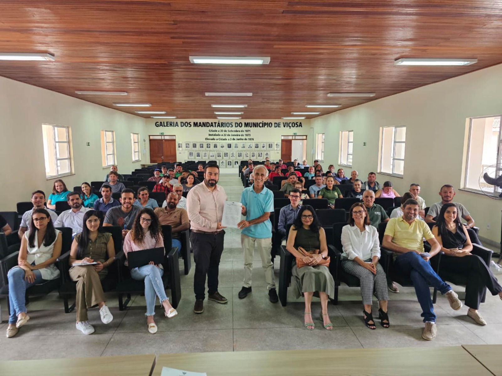 PMV amplia investimento em merenda escolar e assina contratos com produtores rurais