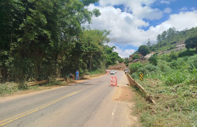 DER-MG libera tráfego e suspende interdição na ponte entre Teixeiras e Ponte Nova na MG-120