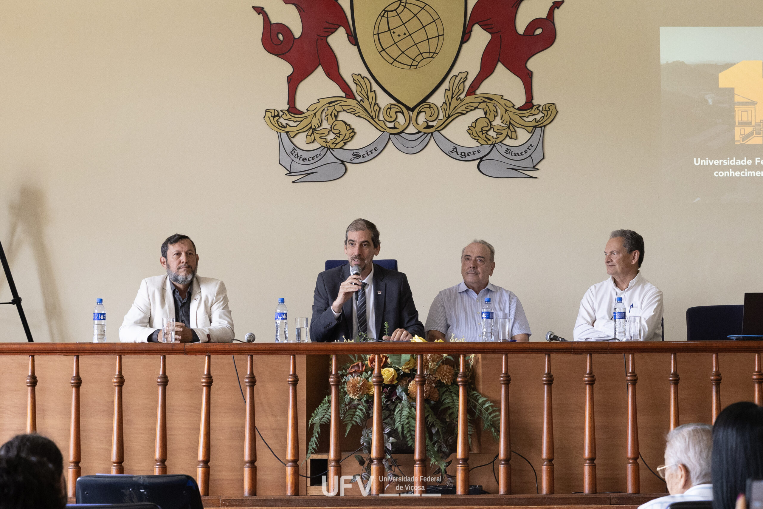 Evento debate Passado — Memória e Legado da UFV