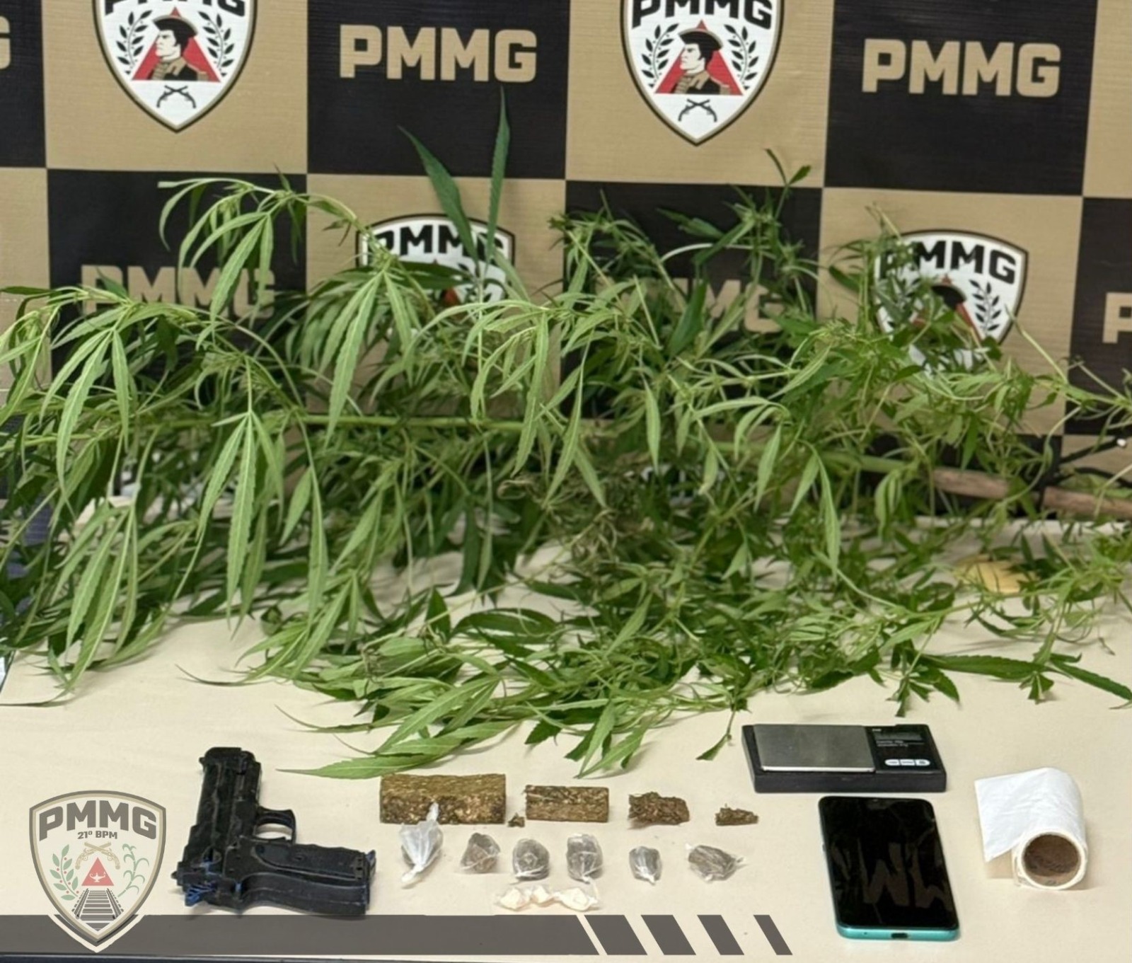 Polícia Militar apreende menor com drogas durante operação em Mercês